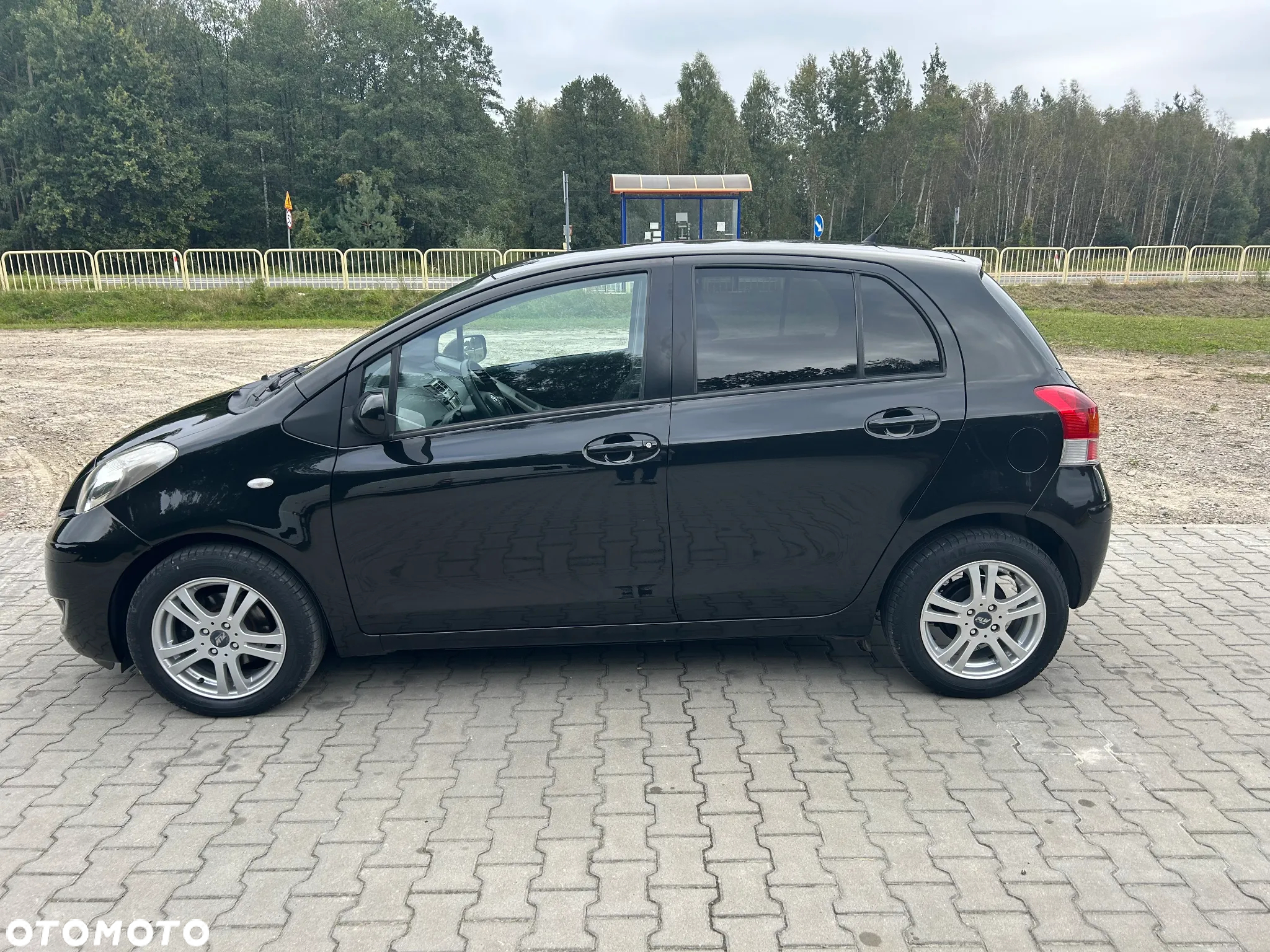 Toyota Yaris - 14