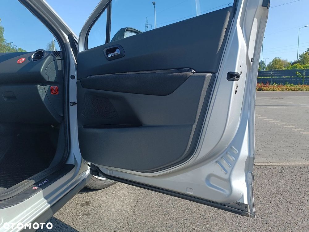 Peugeot 3008 120 VTi Style - 12