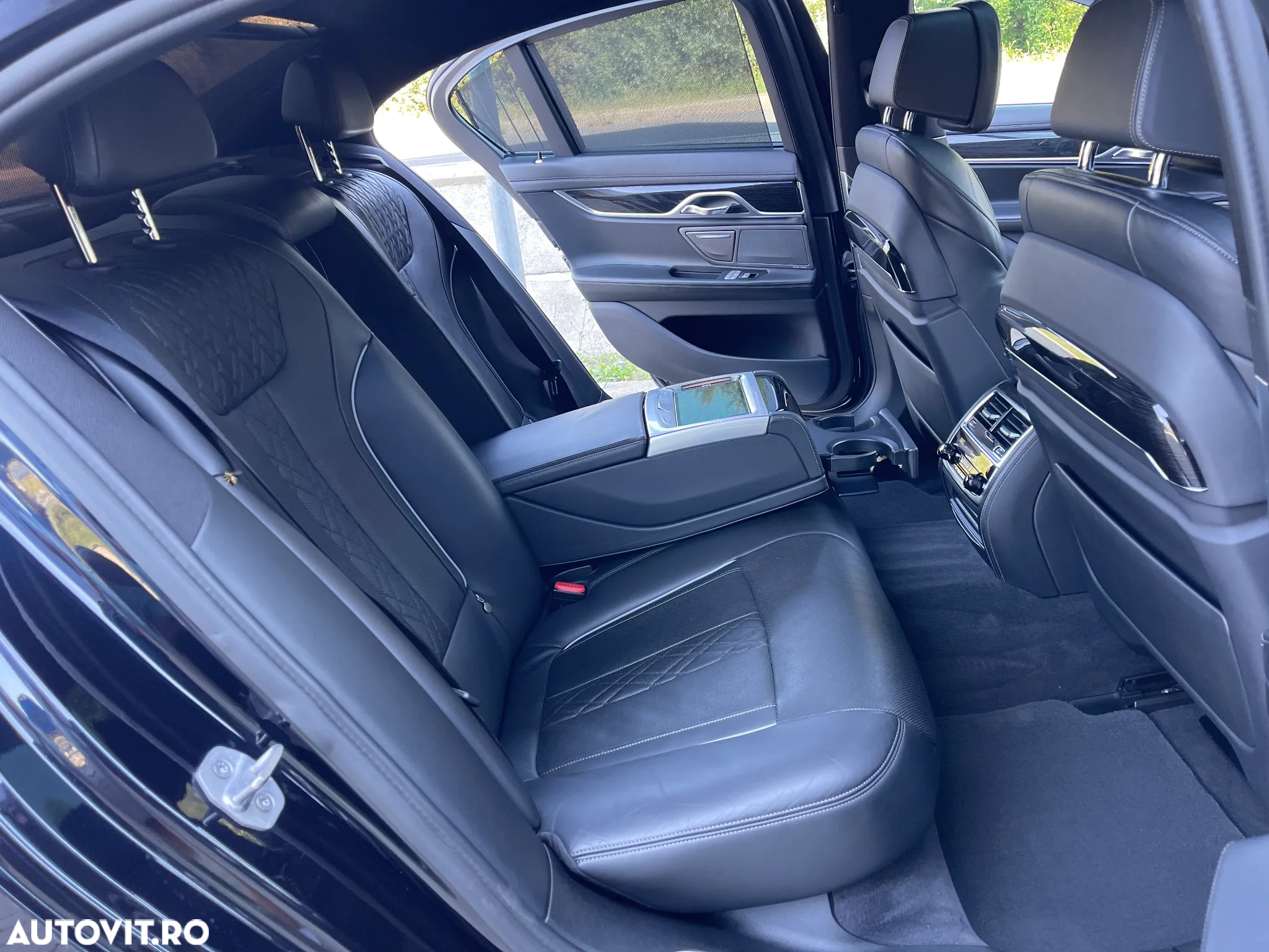 BMW Seria 7 740d xDrive - 28