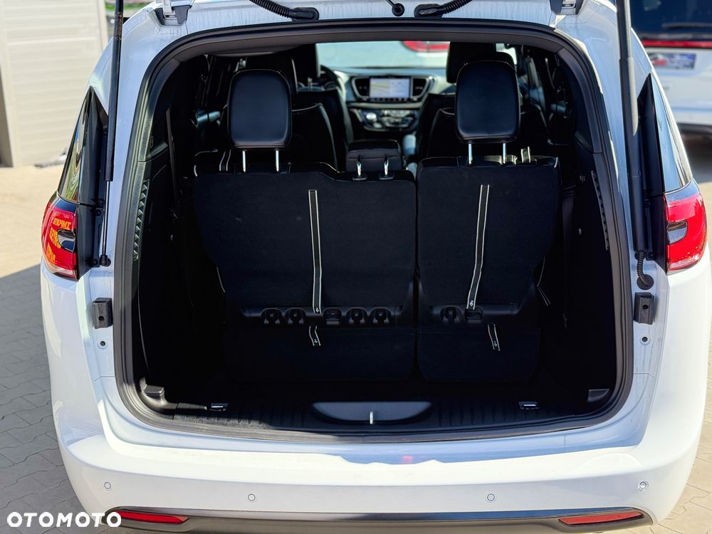 Chrysler Pacifica - 14