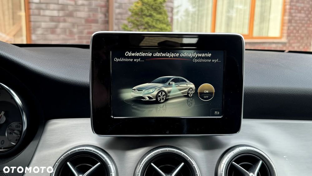 Mercedes-Benz CLA 180 7G-DCT AMG Line - 28
