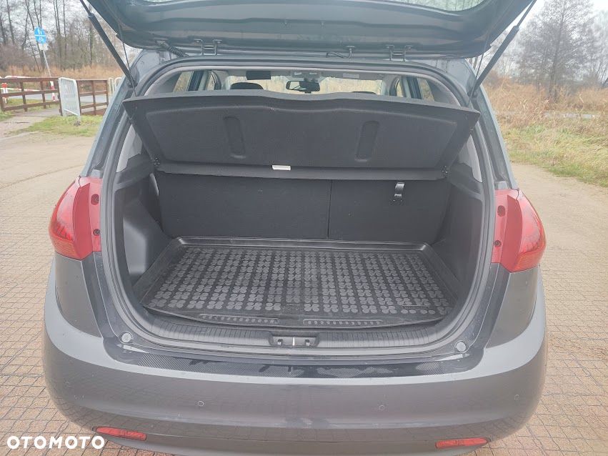 Kia Venga 1.6 Business Line - 16