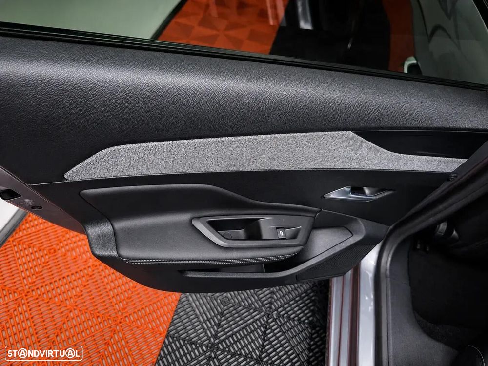 Peugeot 308 1.2 Hybrid Allure e-DCS6 - 3