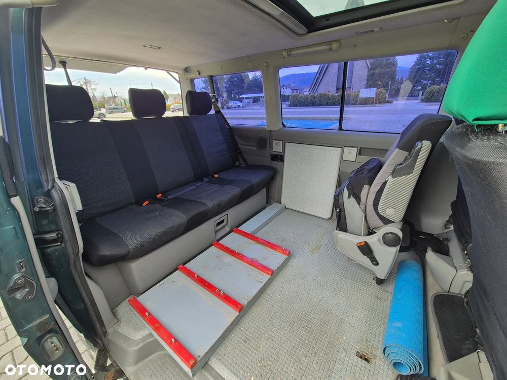 Volkswagen Multivan - 11