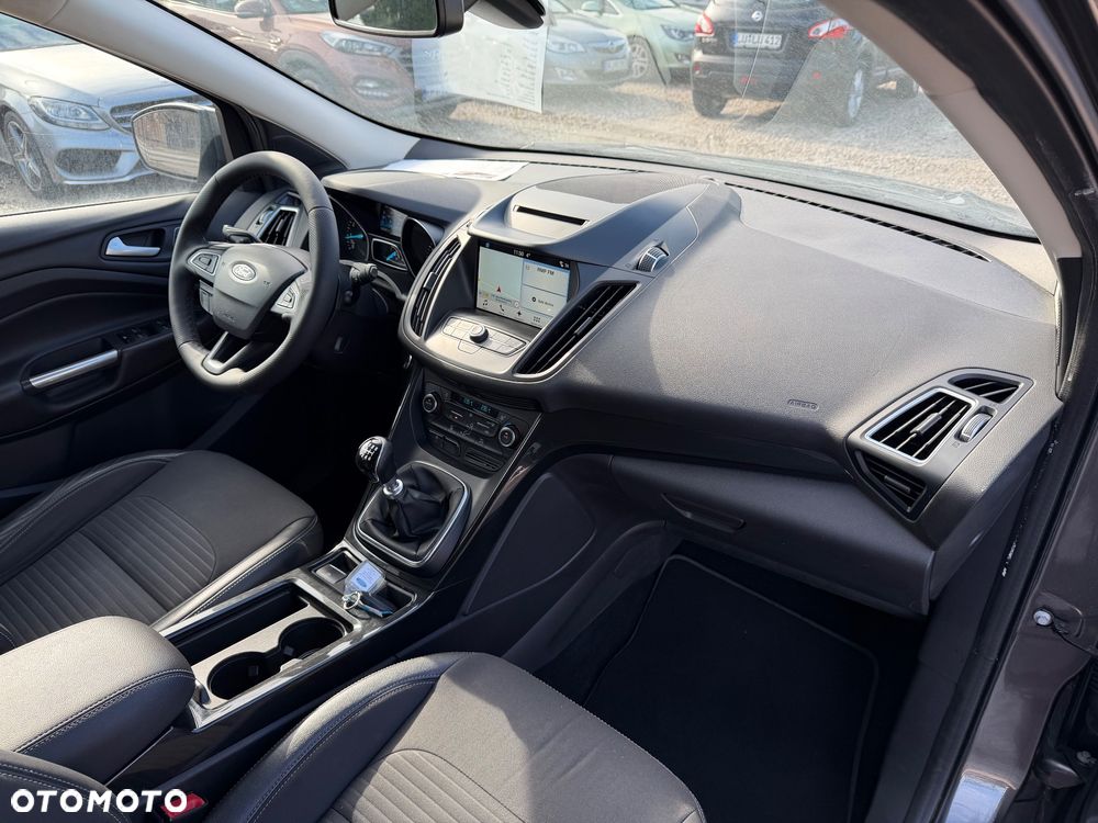 Ford Kuga 1.5 EcoBoost 2x4 Titanium - 37