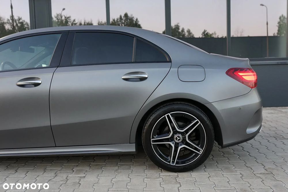 Mercedes-Benz Klasa A 180 7G-DCT AMG Line - 35