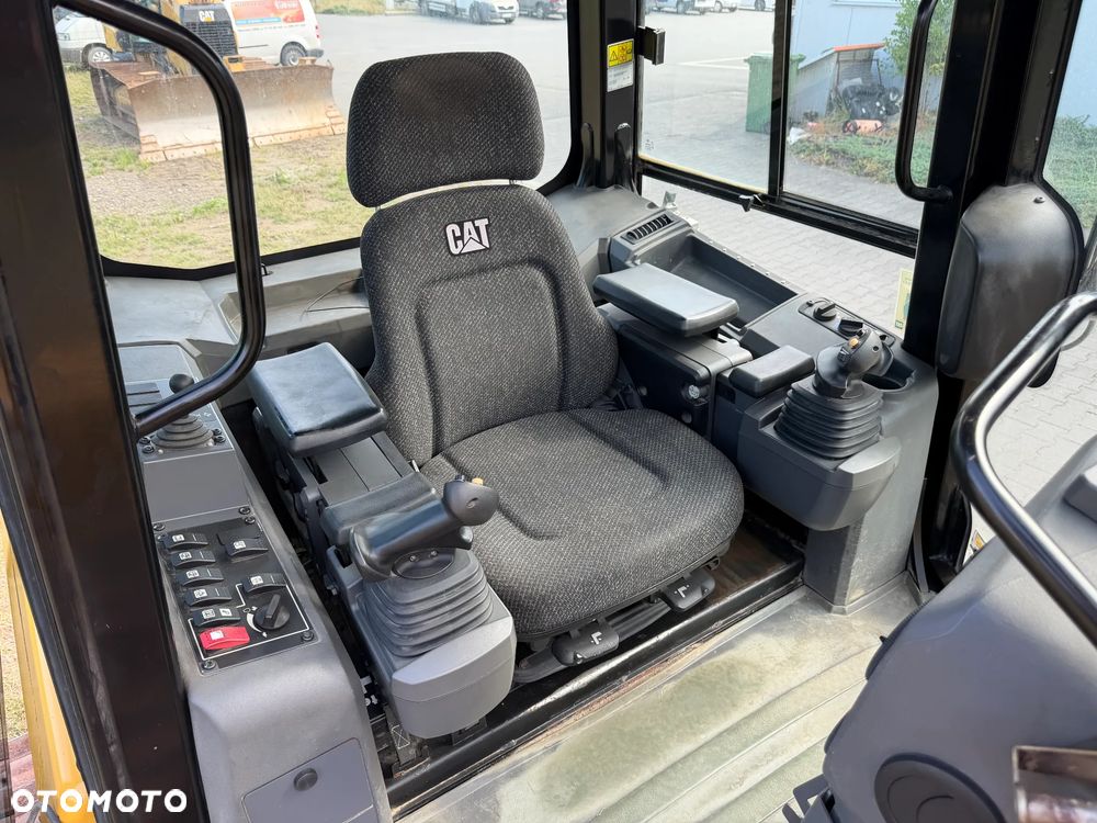 Caterpillar CAT D4 K LGP - 10