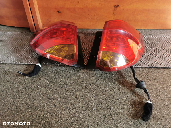 Lampa tył lewa i prawa KIA CEED II 2 HB 12