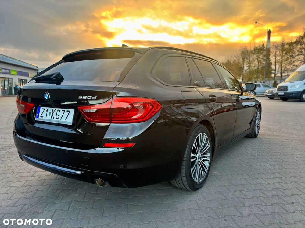 BMW Seria 5 520d xDrive MHEV Sport Line sport - 9