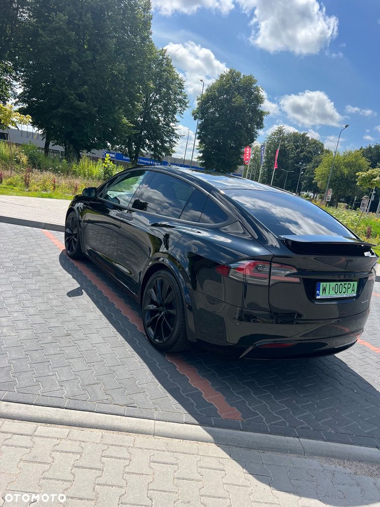 Tesla Model X - 3