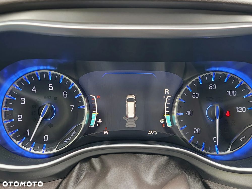 Chrysler Pacifica - 13