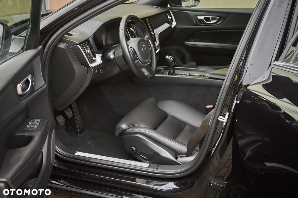 Volvo V60 D3 Momentum Pro - 6