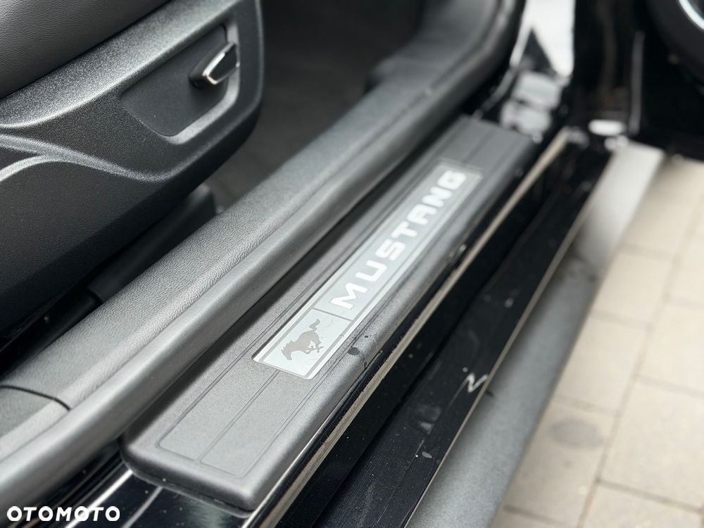 Ford Mustang - 22