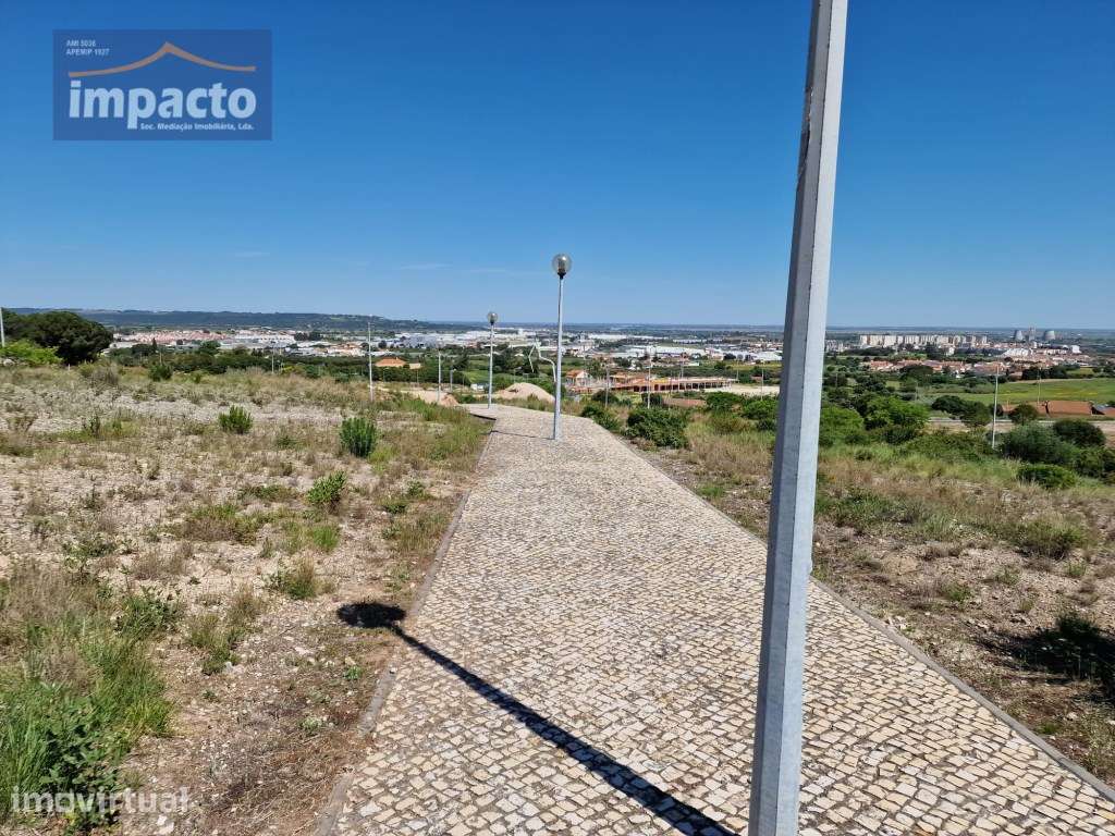 Lote de Terreno com 330 m2, na Urbanização das Fontainhas, Fase II,... - Grande imagem: 2/5