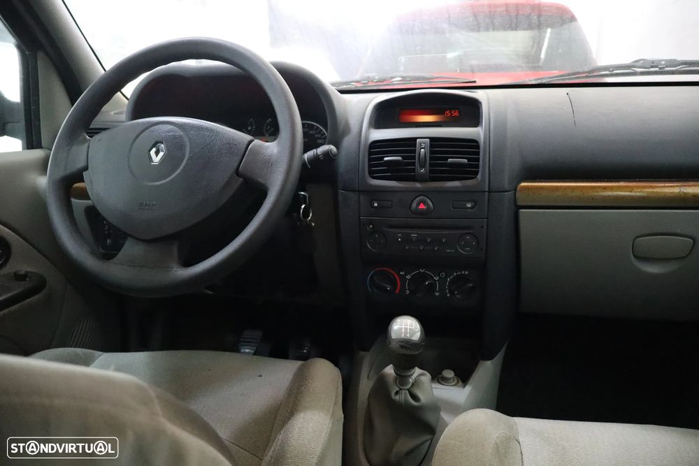 Renault Clio - 7