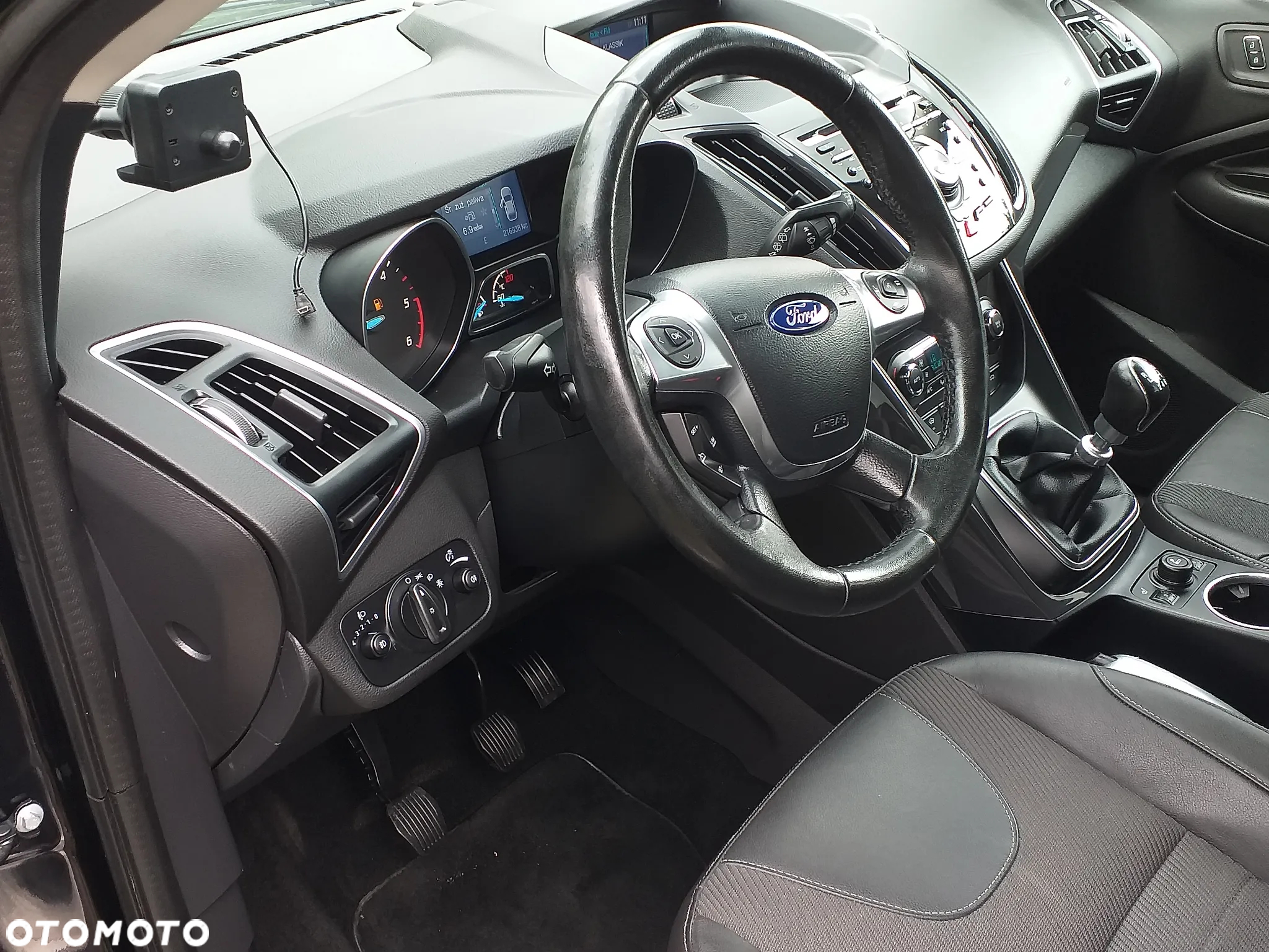 Ford Kuga 2.0 TDCi 2x4 Titanium - 15