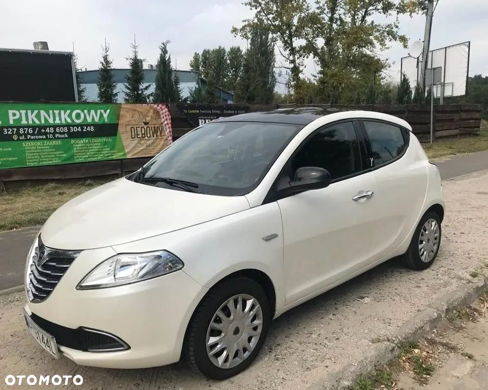 Lancia Ypsilon - 2
