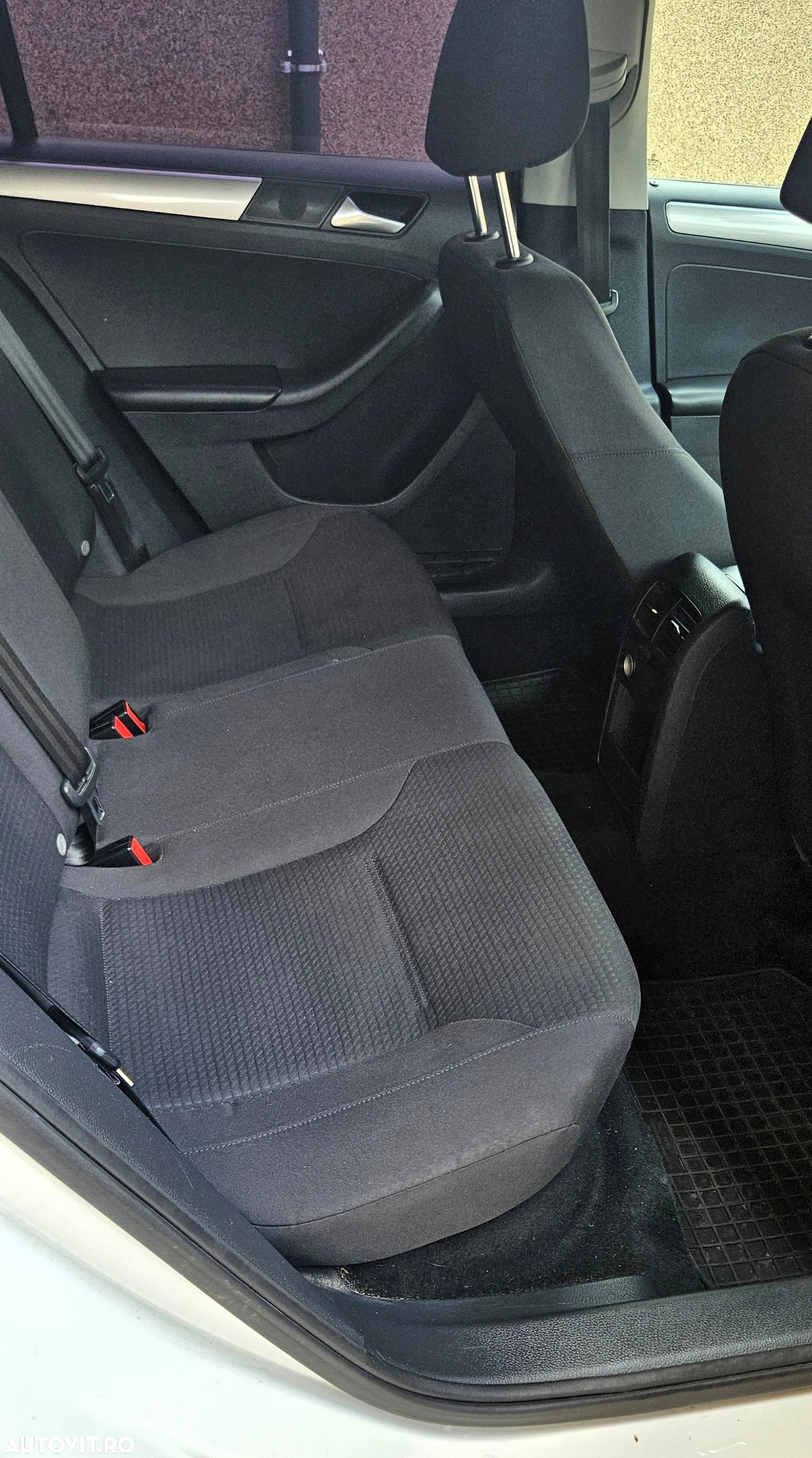 Volkswagen Jetta - 17