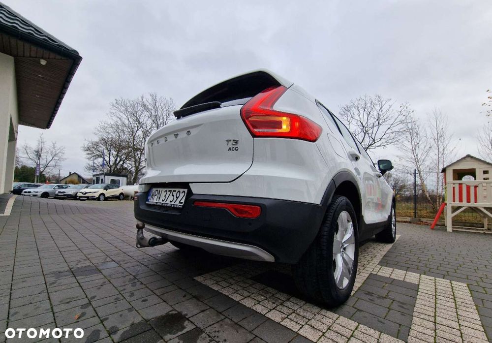 Volvo XC 40 T3 Momentum - 40