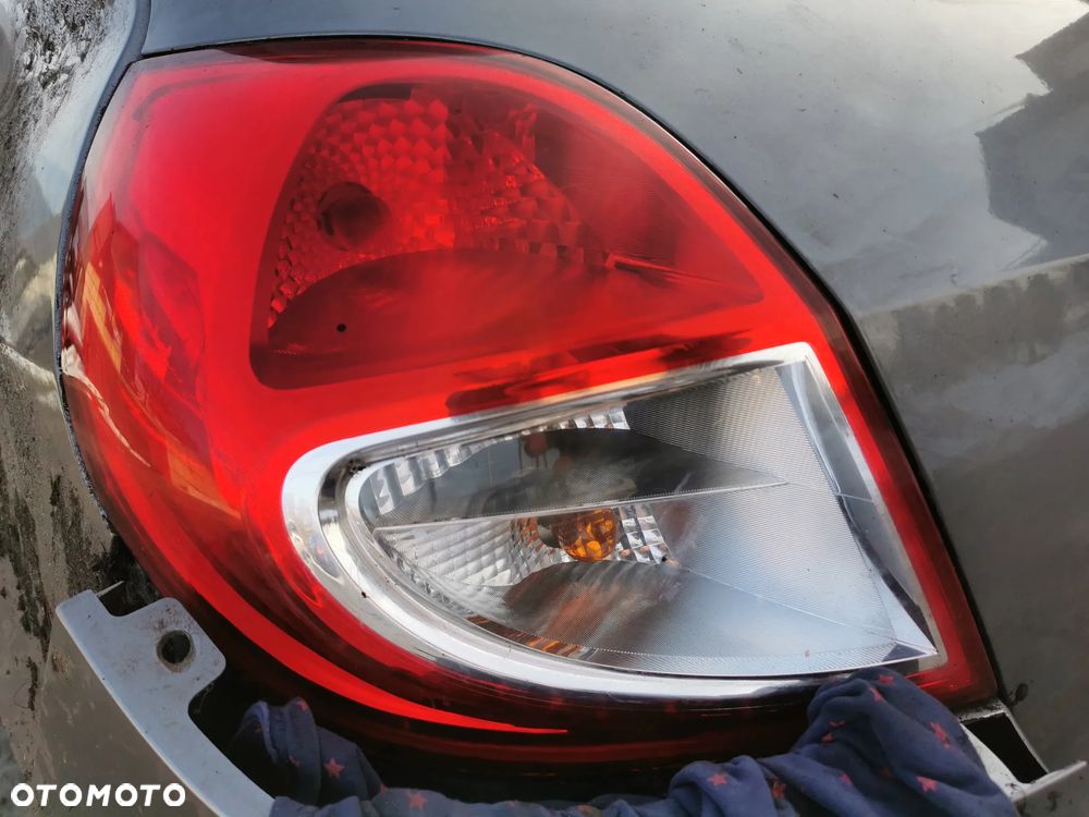 Lampy tył Renault Clio 2011r - 2