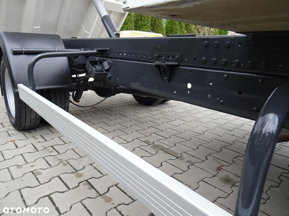 Iveco 35C13 Wywrotka Klima 175 tys km Super Stan Oryginał - 8