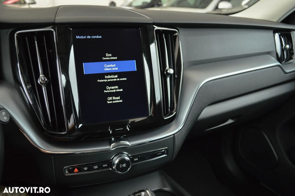 Volvo XC 60 D4 AWD Momentum - 27