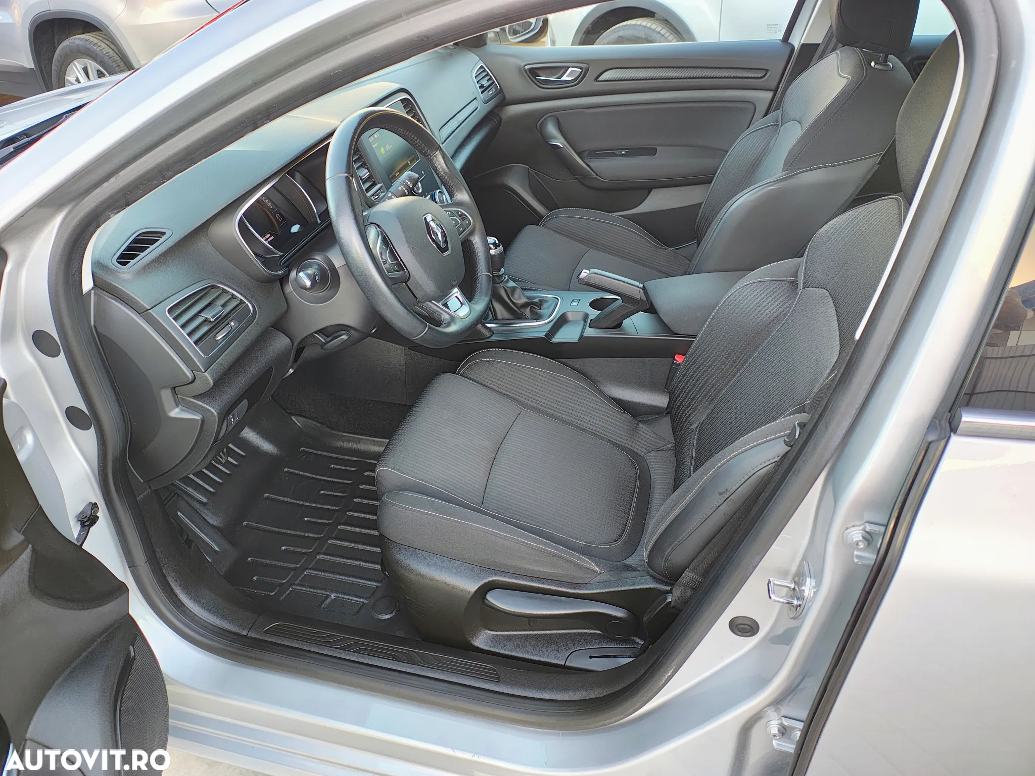 Renault Megane BLUE dCi Business - 27