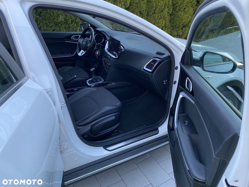 Kia XCeed 1.4 T-GDI L Business Line - 11