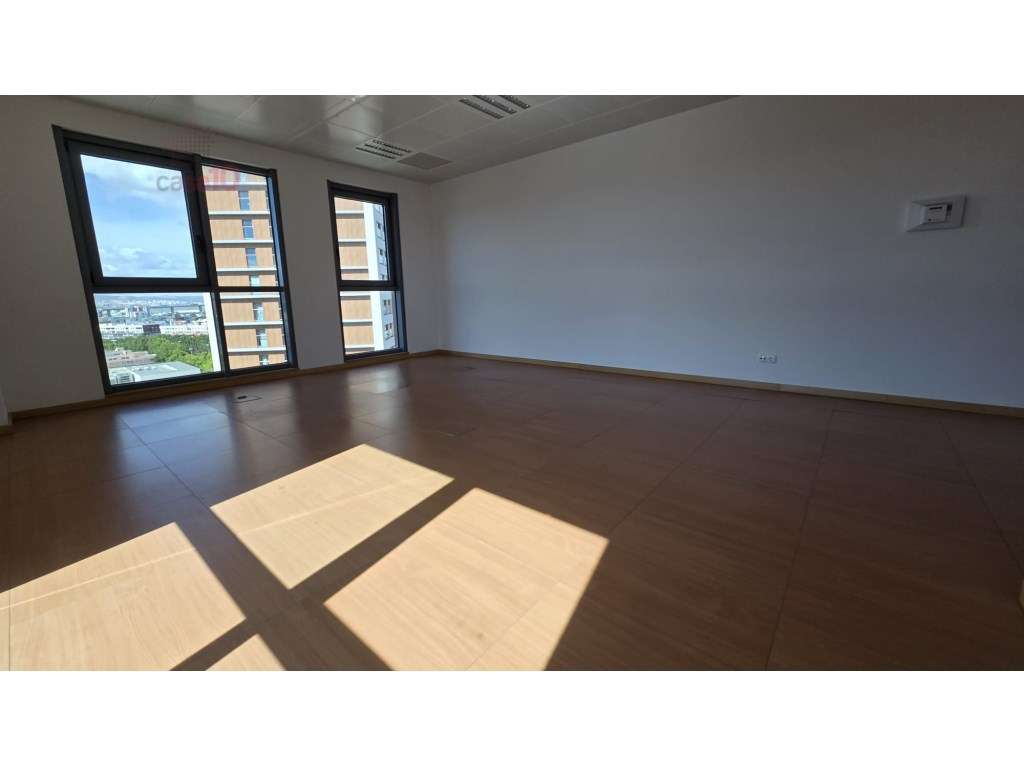 Vende-se escritório no edifício Panoramic, Parque das Nações - Grande imagem: 5/12