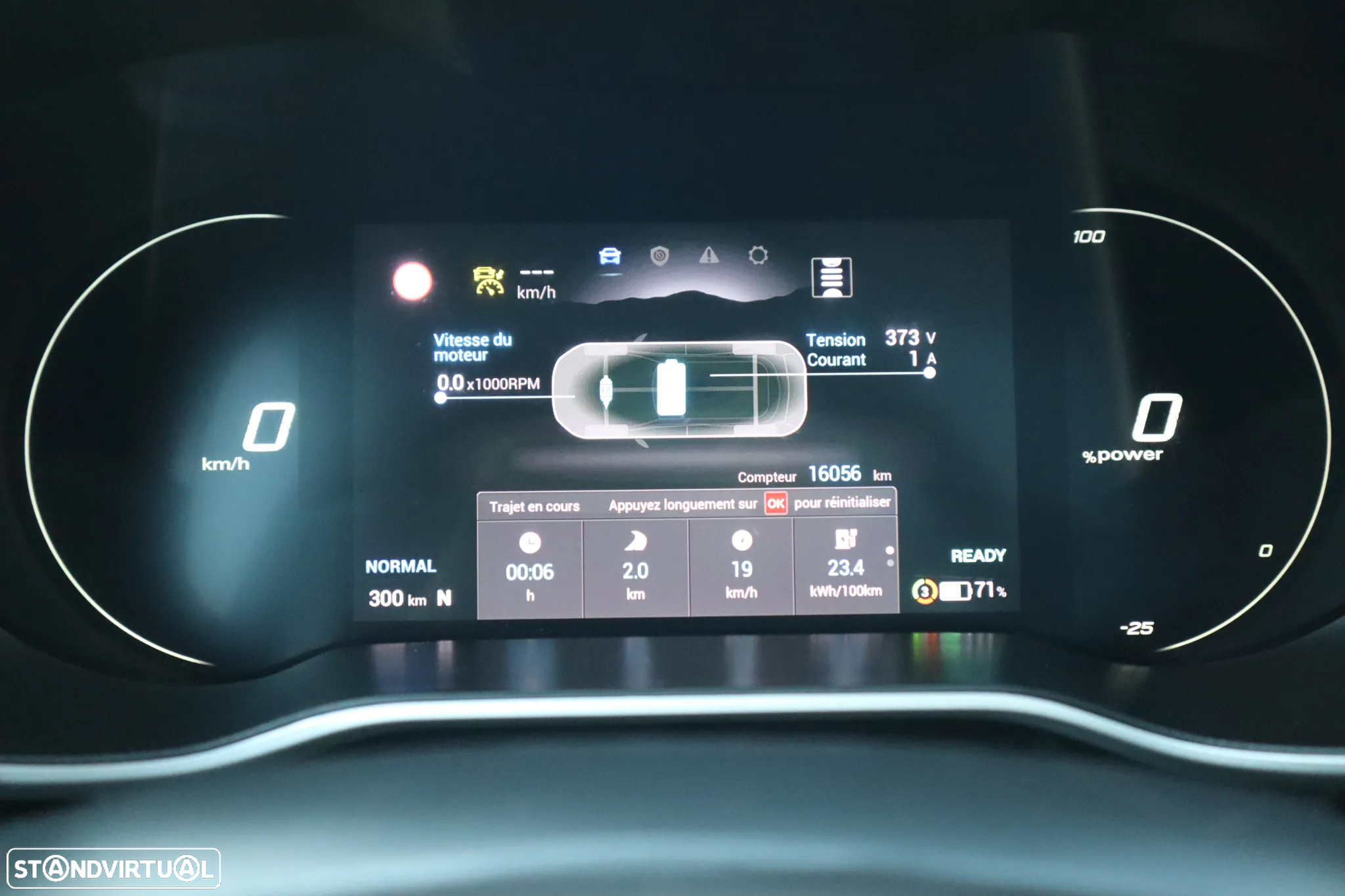 MG ZS EV 72.6 kWh Luxury - 32