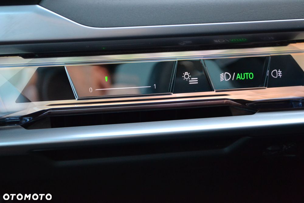 BMW Seria 7 M760e xDrive - 35