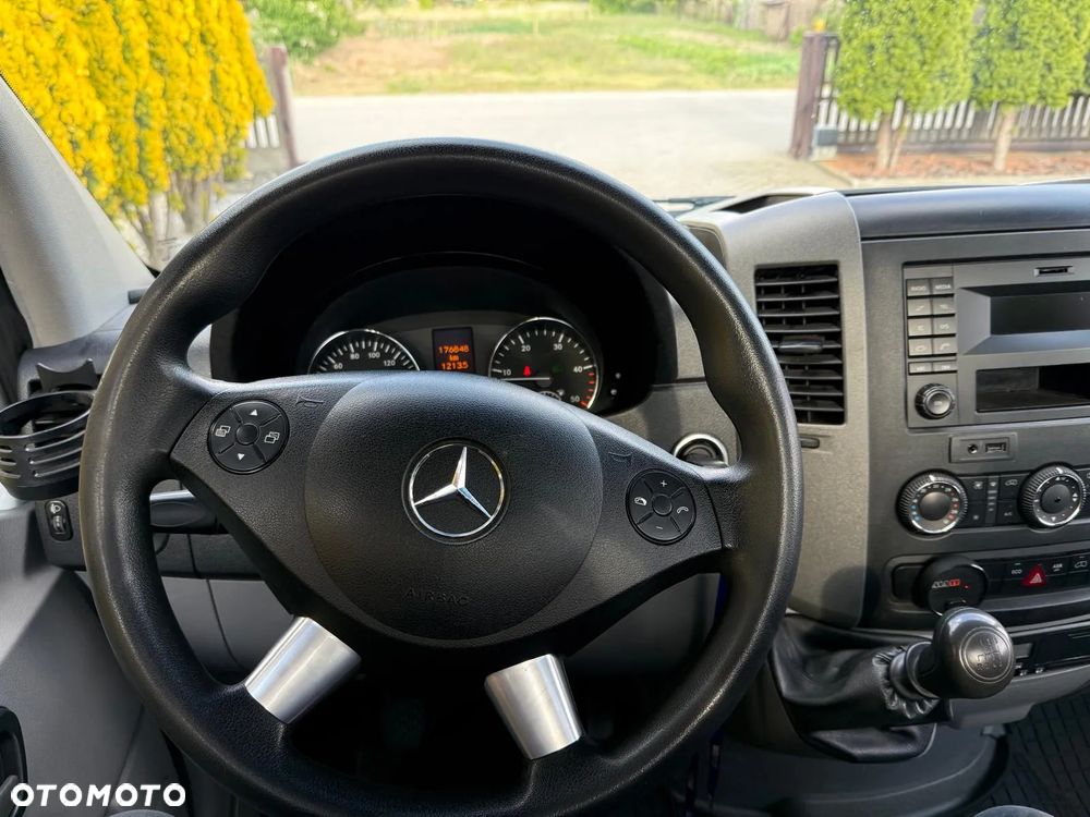 Mercedes-Benz Sprinter - 11