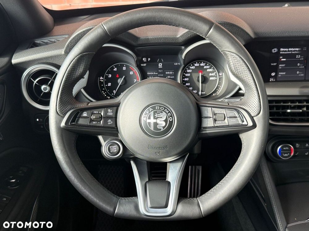 Alfa Romeo Stelvio - 17