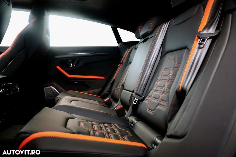 Lamborghini URUS - 13