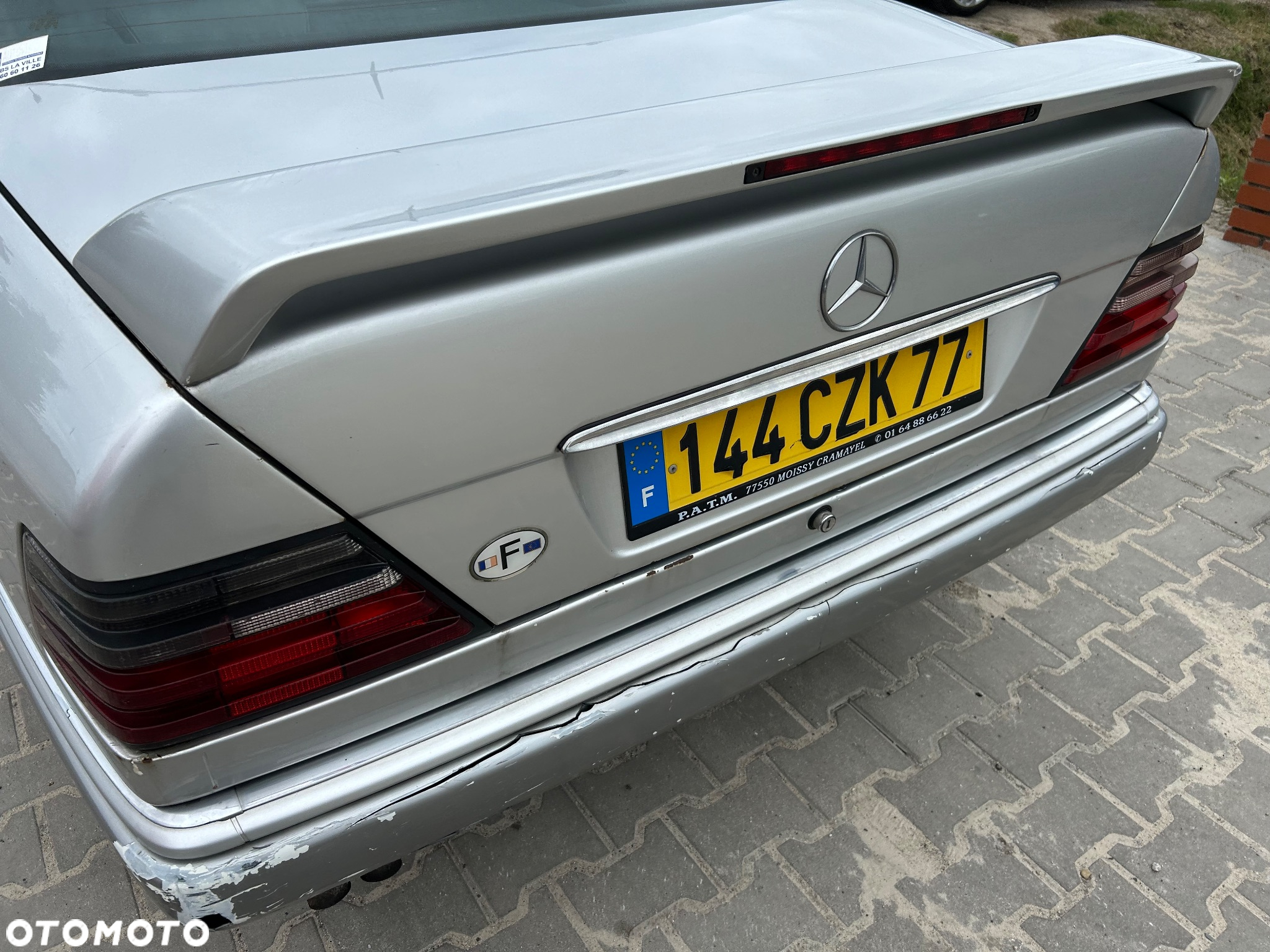 Mercedes-Benz Klasa E 300 D Turbo - 16