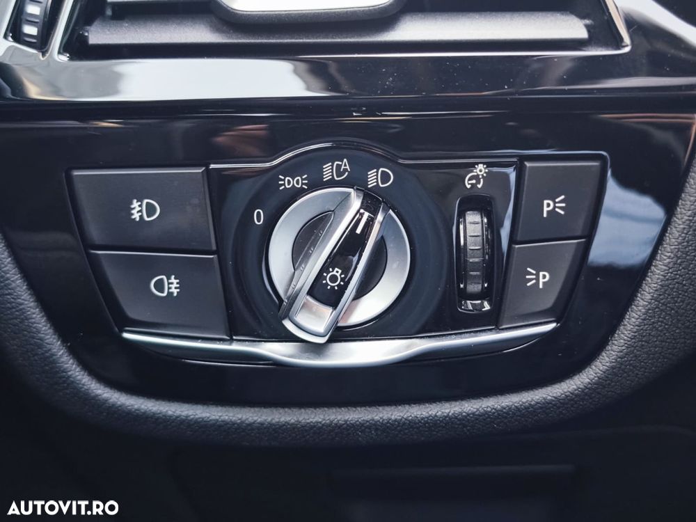 BMW Seria 5 520d AT - 30