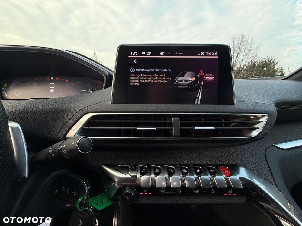 Peugeot 3008 1.6 PureTech GPF GT Line S&S EAT8 - 34