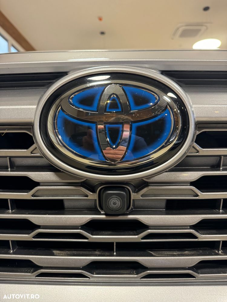 Toyota RAV4 2.5 4x4 Hybrid Team Deutschland - 34