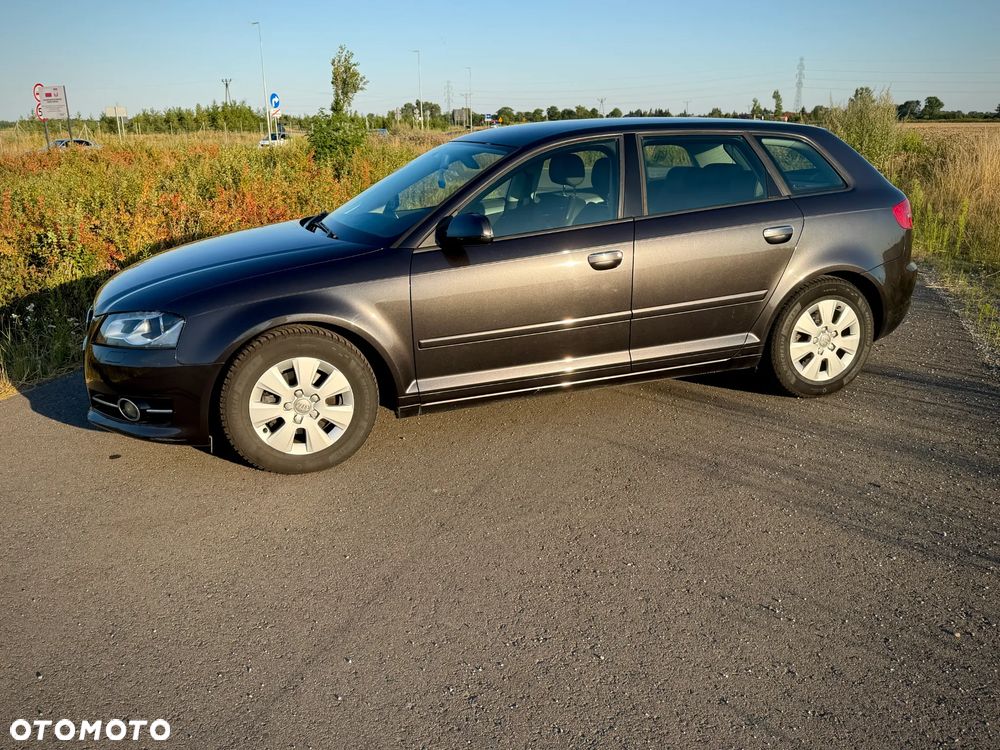 Audi A3 Sportback 1.6 TDI DPF Attraction - 2