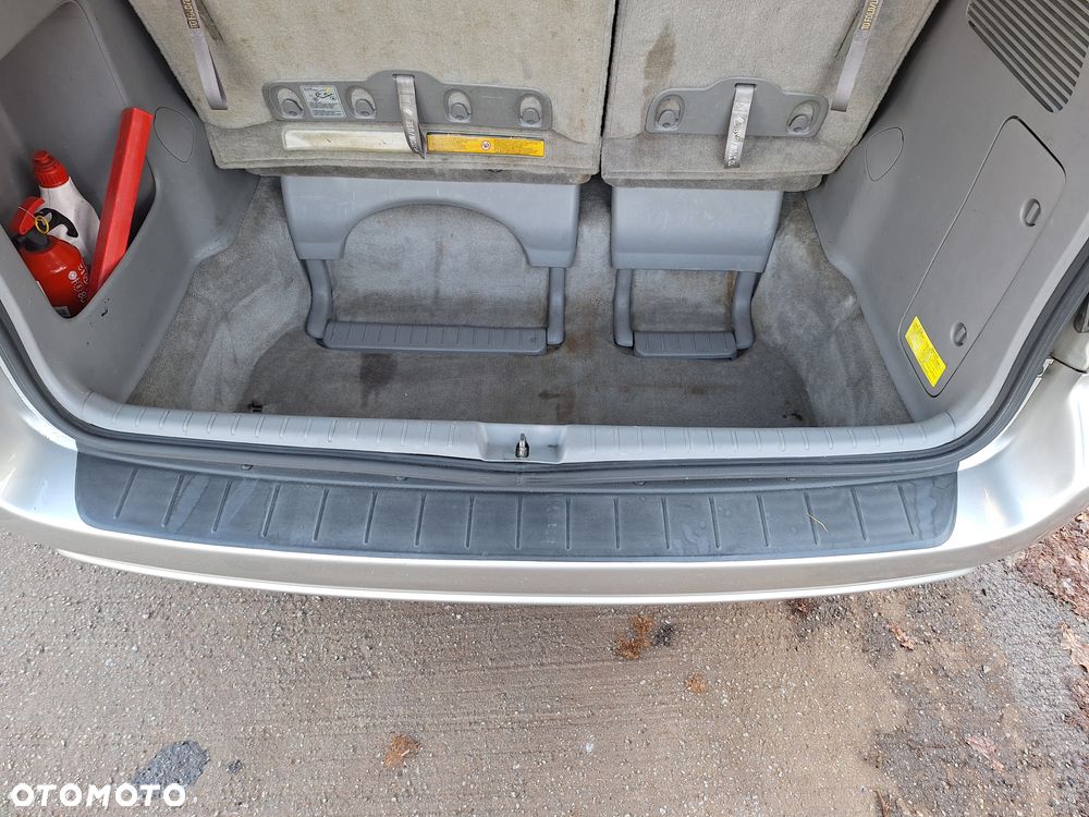 Toyota Sienna - 3