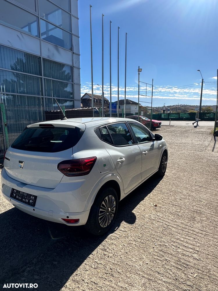 Dacia Sandero - 4