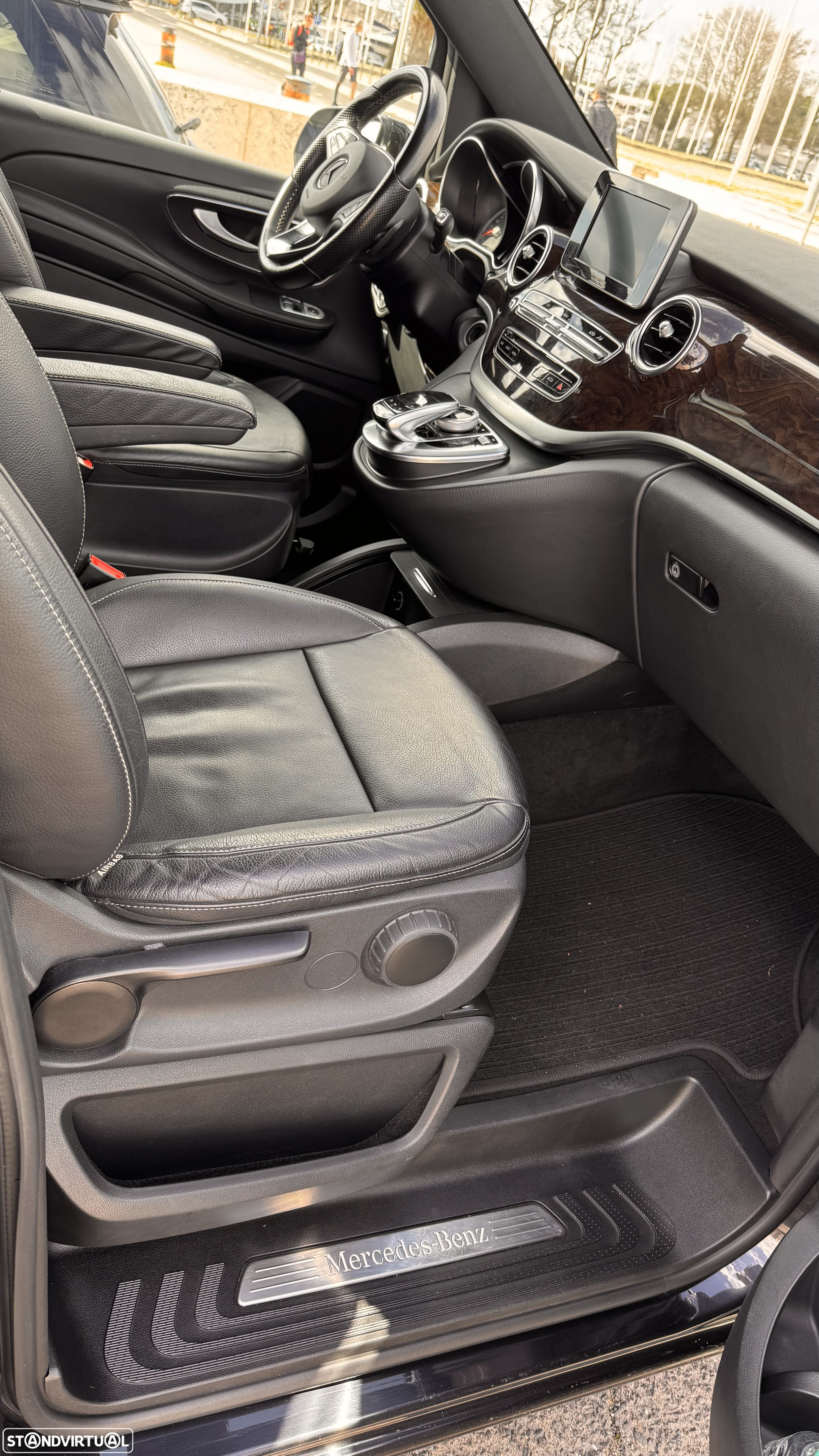 Mercedes-Benz V 220 d Longo Avantgarde Aut. - 19