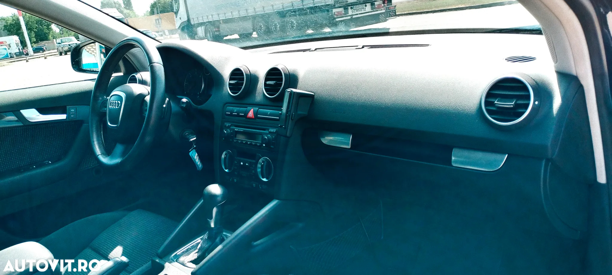 Audi A3 2.0 TDI Sportback DPF (DSG) S tronic Ambiente - 9