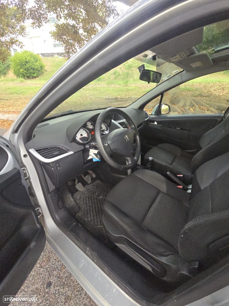 Peugeot 207 SW 1.4 Urban - 16