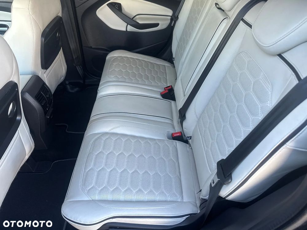Ford Kuga 2.0 TDCi 4x4 Vignale - 24
