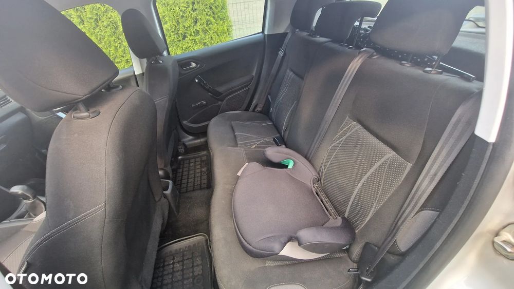 Peugeot 208 1.6 e-HDi Active STT - 11
