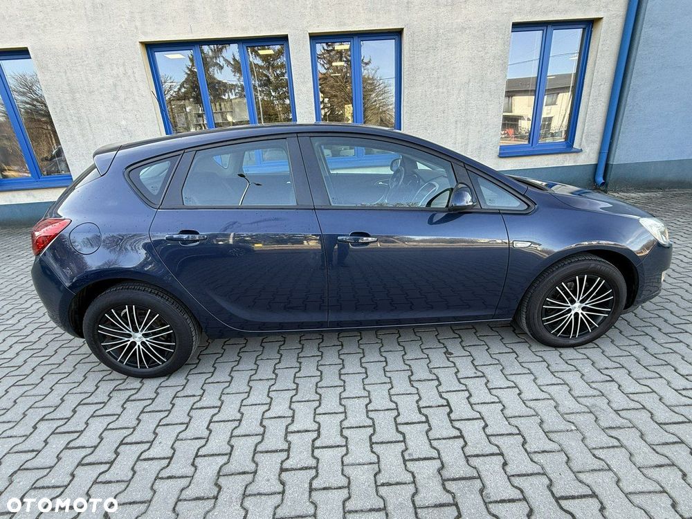 Opel Astra - 10