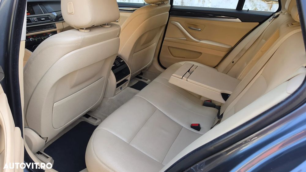 BMW Seria 5 520d xDrive AT - 11
