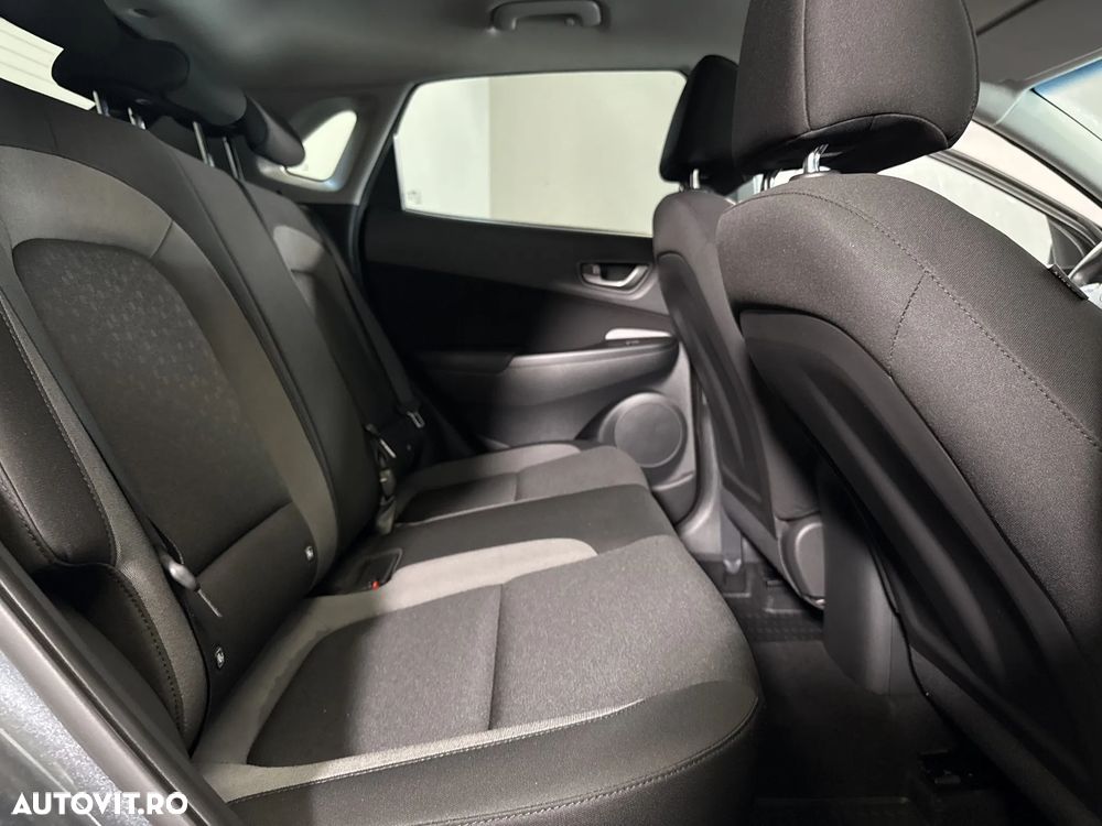 Hyundai KONA - 13