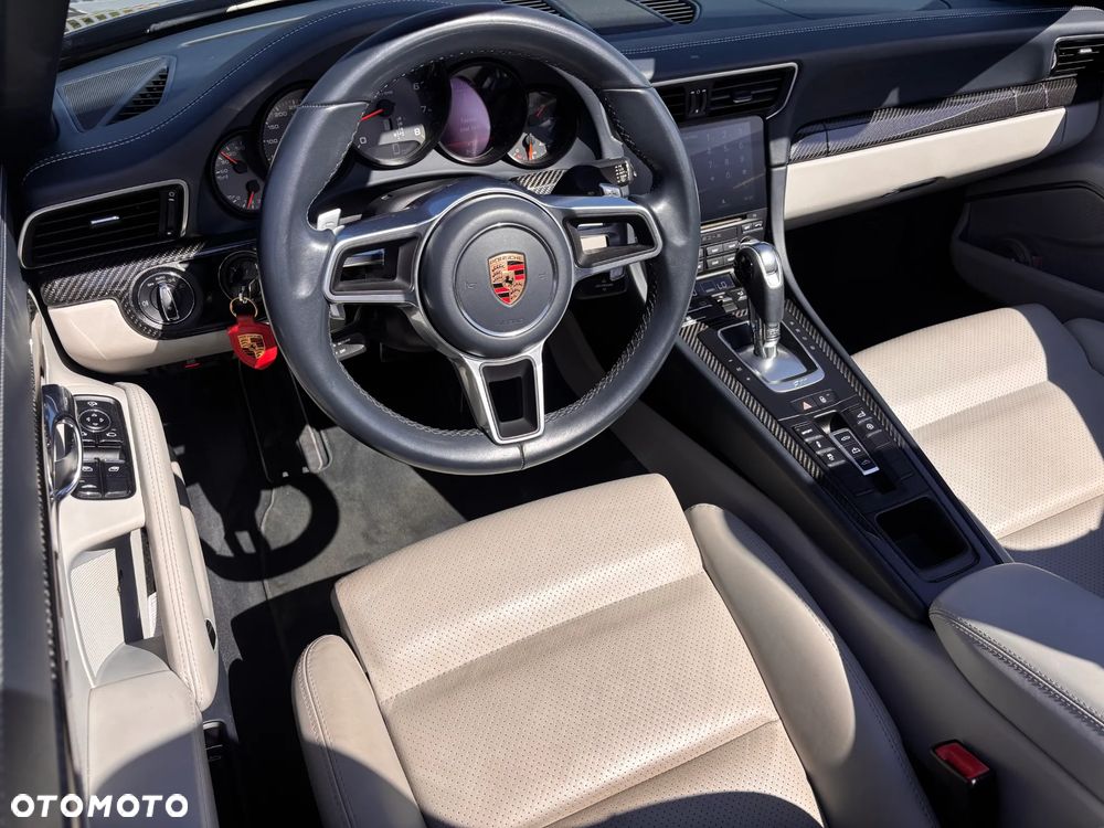 Porsche 911 Carrera PDK - 18